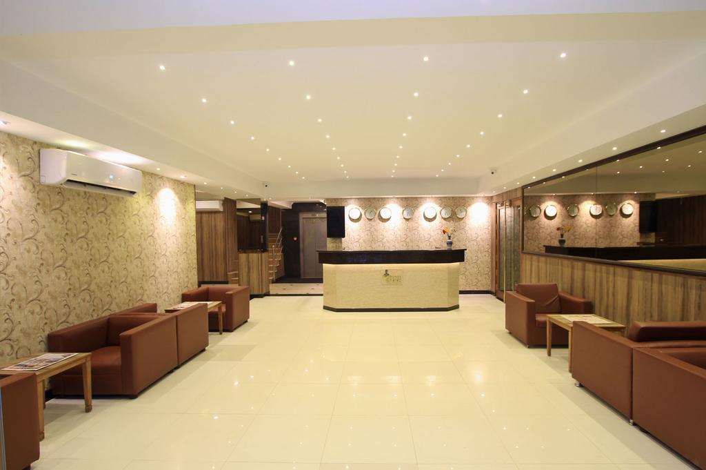 Empire International Church Street Bangalore Buitenkant foto